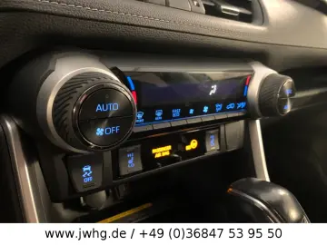 RAV4 Hybrid 4x4 Team Deutschland LED ACC KAM NAV