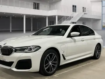 530e xDrive M-Paket LED AHK HuD 360 SHZ VIRTUAL