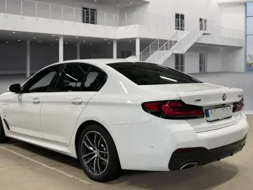 530e xDrive M-Paket LED*AHK*HuD*360°*SHZ*VIRTUAL