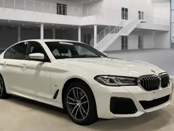 530e xDrive M-Paket LED*AHK*HuD*360°*SHZ*VIRTUAL