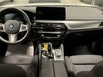 530e xDrive M-Paket LED*AHK*HuD*360°*SHZ*VIRTUAL