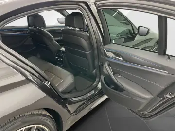 530e Limousine M Sport, AHK, Head-Up, H&K, etc.