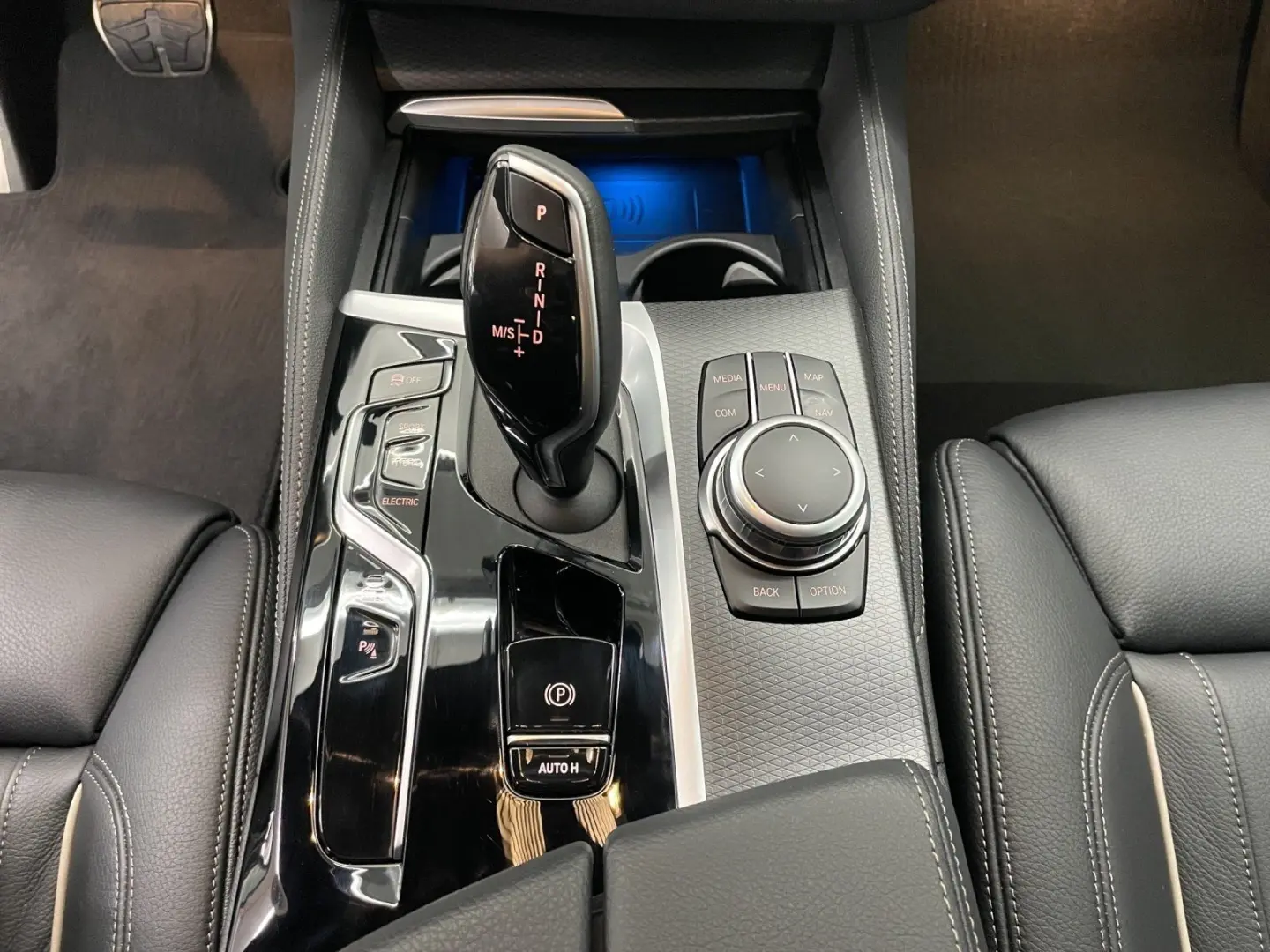 530e Limousine M Sport, AHK, Head-Up, H&K, etc.