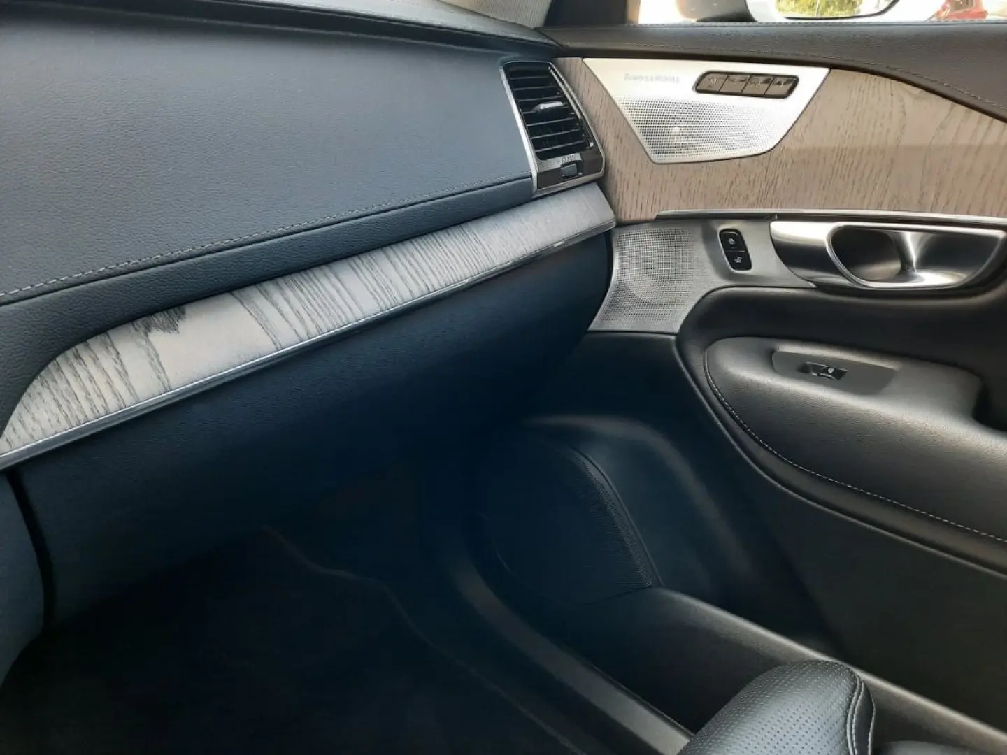 XC90 B5 AWD Inscription Luft 22'' StdHzg HUD Pan