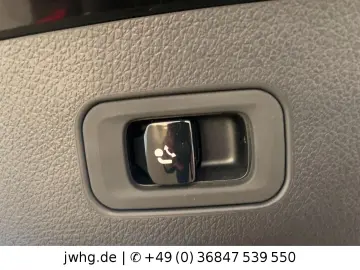GLC 300 e 4M Avantgarde Pano Distronic+ Burm AHK