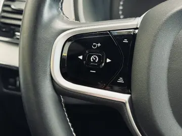 XC90 R Design AWD 7-Sitzer |AHK|HUD|PANO|360*