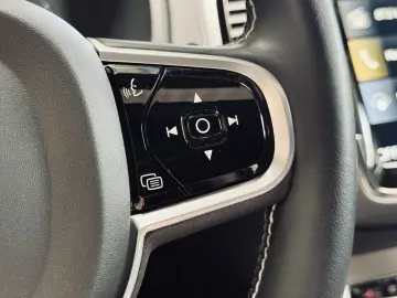 XC90 R Design AWD 7-Sitzer |AHK|HUD|PANO|360*