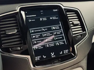 XC90 R Design AWD 7-Sitzer |AHK|HUD|PANO|360*