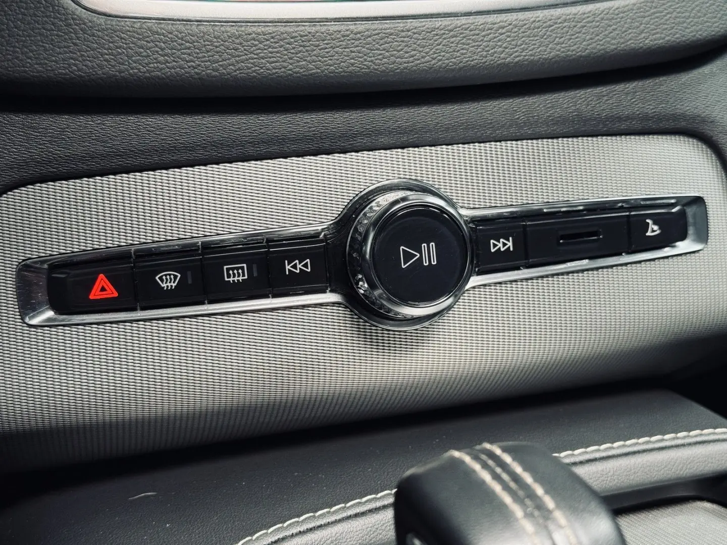 XC90 R Design AWD 7-Sitzer |AHK|HUD|PANO|360*