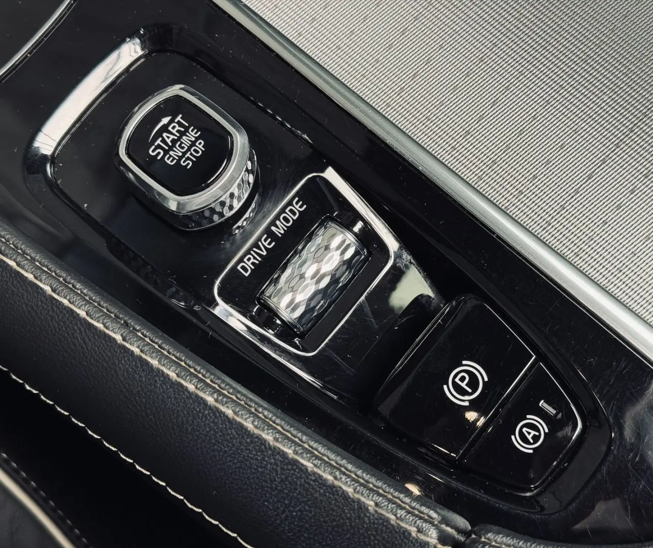 XC90 R Design AWD 7-Sitzer |AHK|HUD|PANO|360*