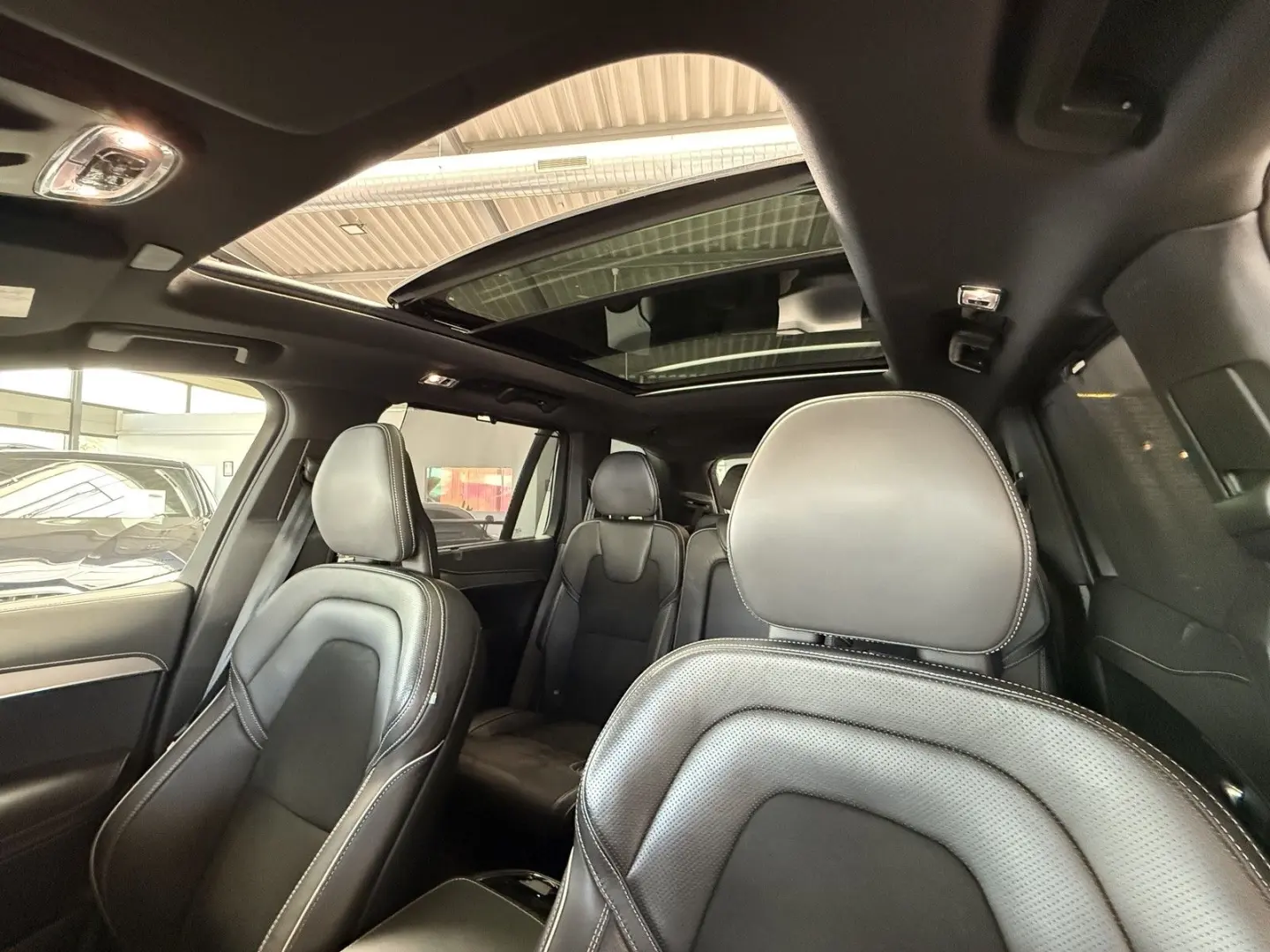 XC90 R Design AWD 7-Sitzer |AHK|HUD|PANO|360*