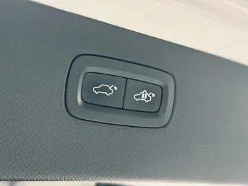 XC90 R Design AWD 7-Sitzer |AHK|HUD|PANO|360*
