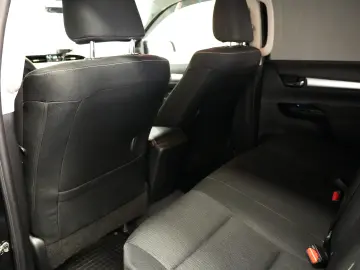 TOYOTA HILUX DC 2.4D AT INVINCIBLE