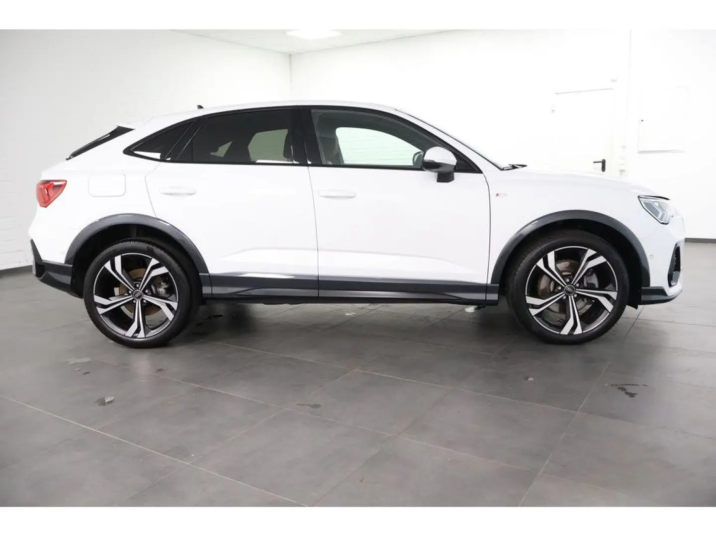Q3 Sportback 40 TDI quattro S-line S-tronic,LED,