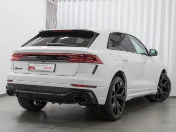 RS Q8 TFSI Q LM23 PANO SPORTSITZE+ SPORTAGA BuO
