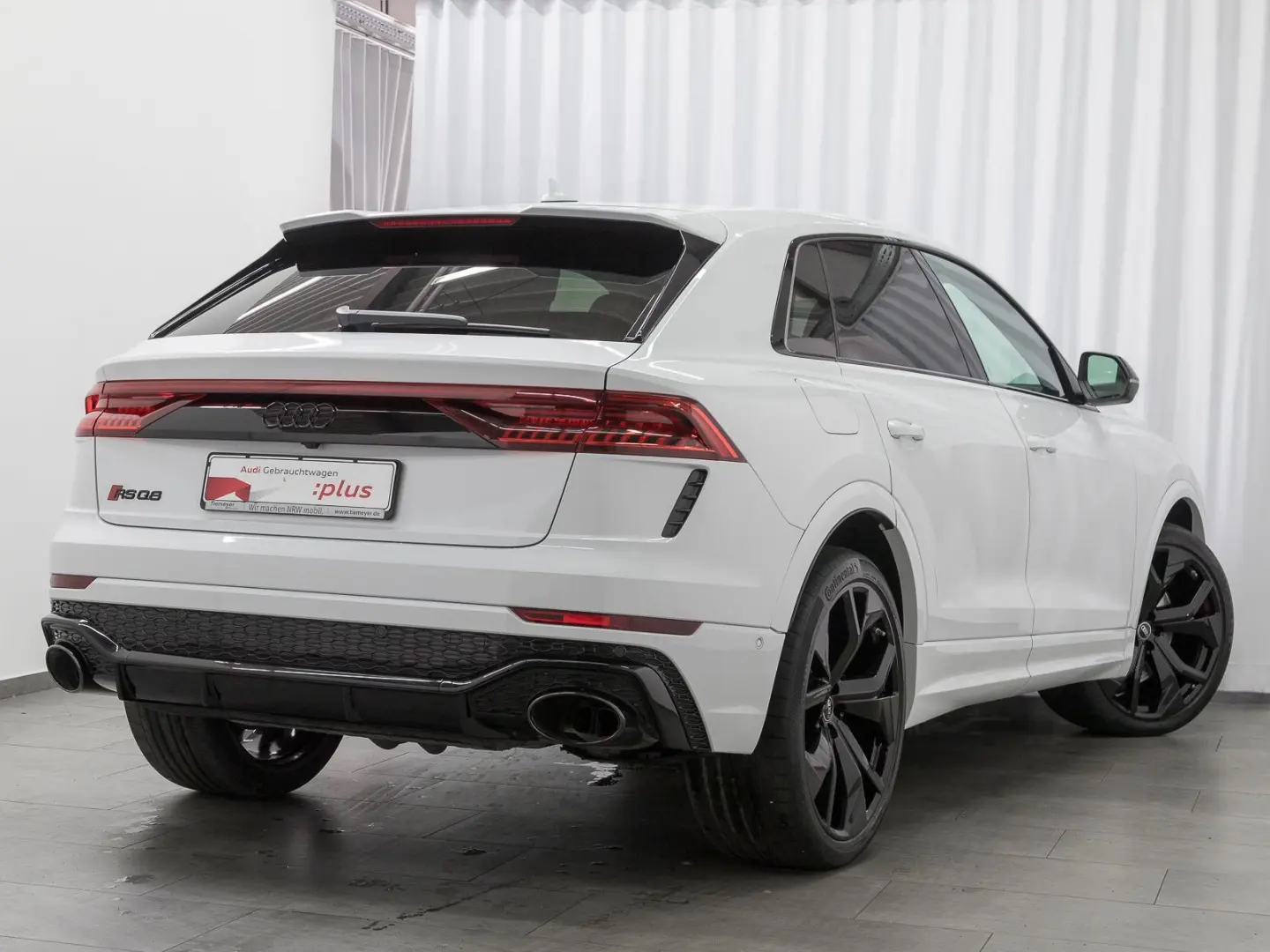 RS Q8 TFSI Q LM23 PANO SPORTSITZE+ SPORTAGA BuO