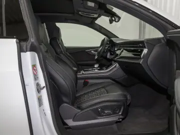 RS Q8 TFSI Q LM23 PANO SPORTSITZE+ SPORTAGA BuO