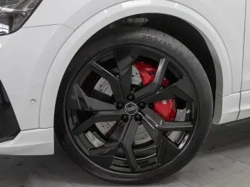 RS Q8 TFSI Q LM23 PANO SPORTSITZE+ SPORTAGA BuO