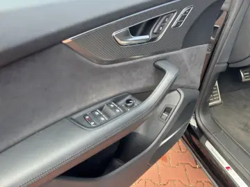 RSQ8  4.0 TFSI quattro MATRIX*B&O*HEADUP*VIRTUAL
