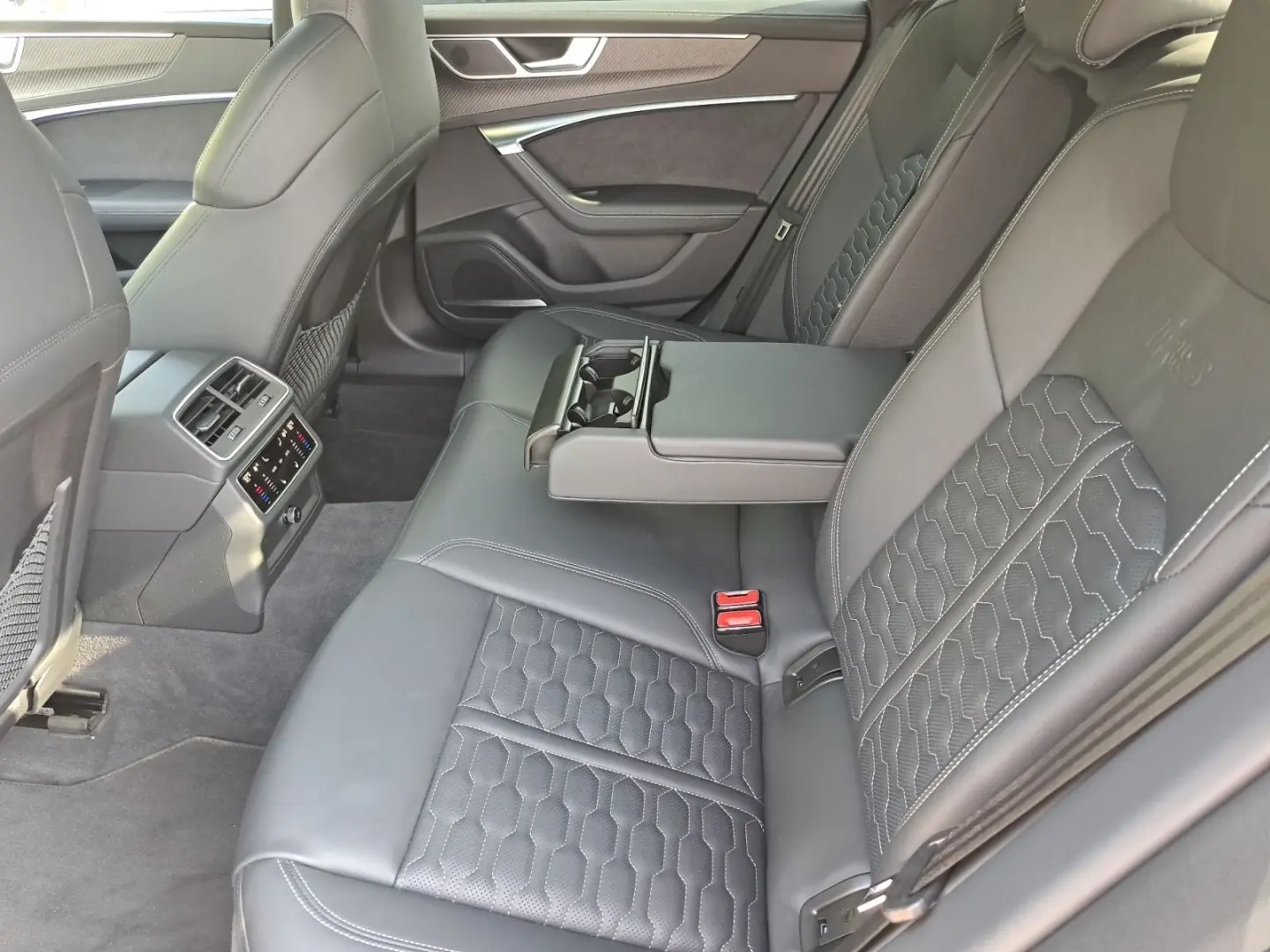 RS7 Sportback DYNPAK+ KERAMIK PANO 305km/h HEAD