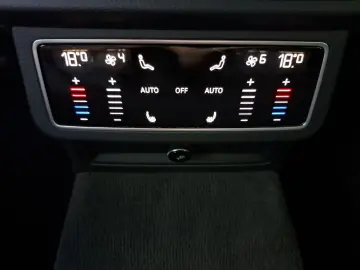 RS7 Sportback DYNPAK+ KERAMIK PANO 305km/h HEAD