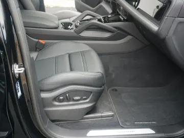 Cayenne E-Hybrid*Pano*BOSE*InnoDrive*Luft