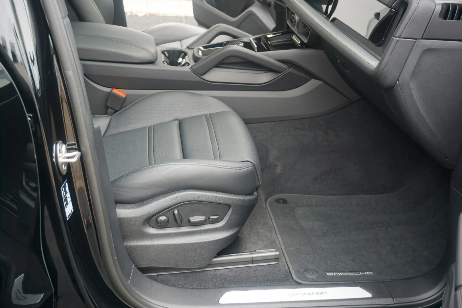 Cayenne E-Hybrid*Pano*BOSE*InnoDrive*Luft