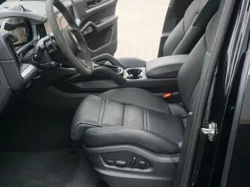 Cayenne E-Hybrid*Pano*BOSE*InnoDrive*Luft