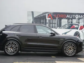 Cayenne E-Hybrid*Pano*BOSE*InnoDrive*Luft