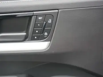 Cayenne E-Hybrid*Pano*BOSE*InnoDrive*Luft