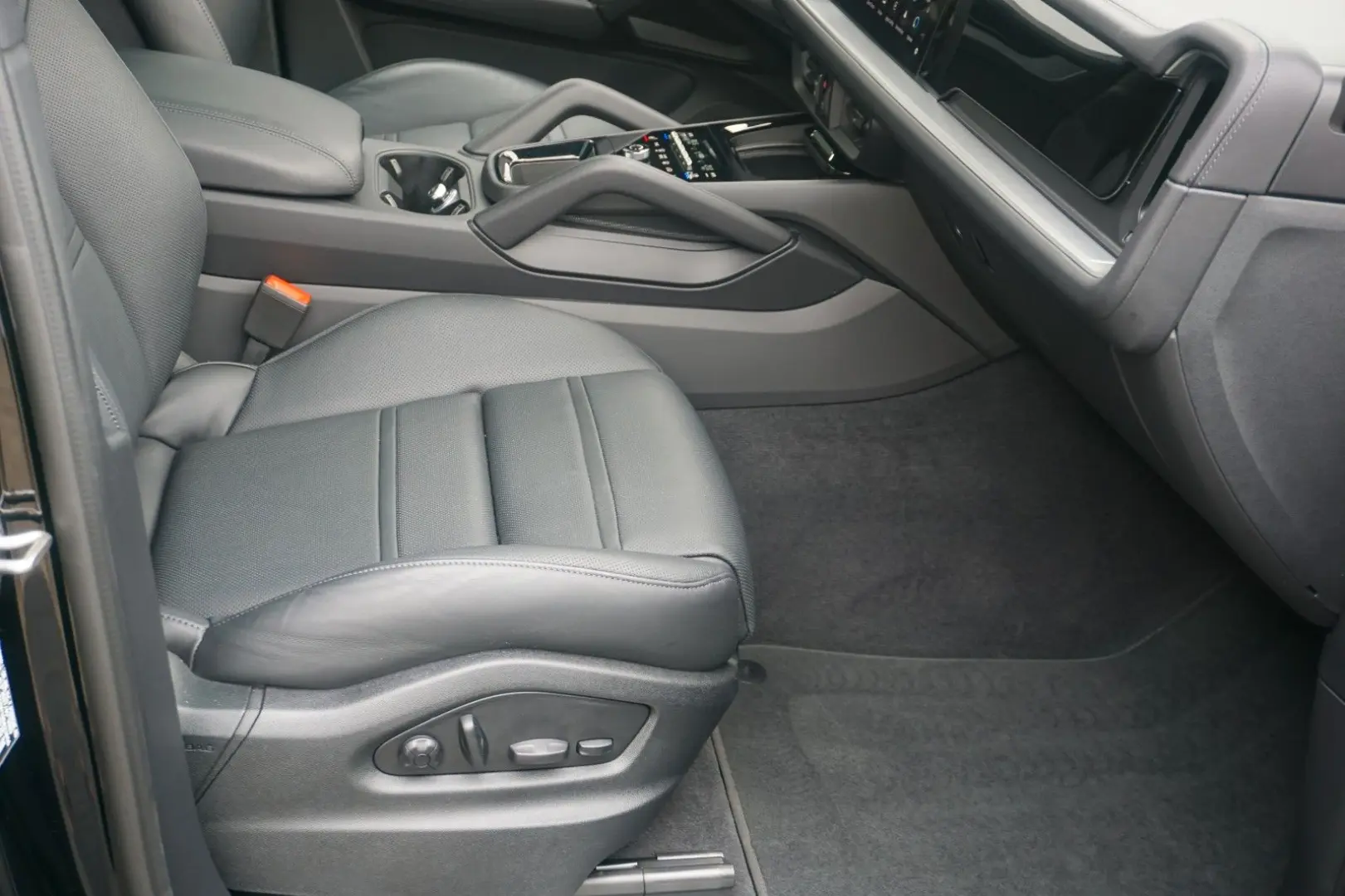 Cayenne E-Hybrid*Pano*BOSE*InnoDrive*Luft