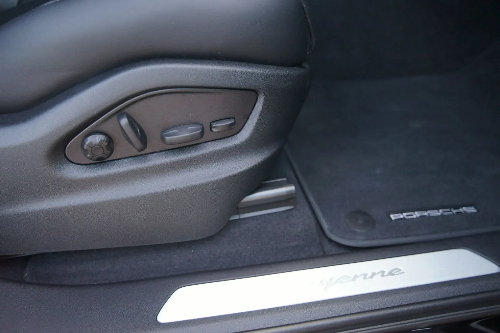 Cayenne E-Hybrid *P-DISPLAY*HLA*BOSE*INNO