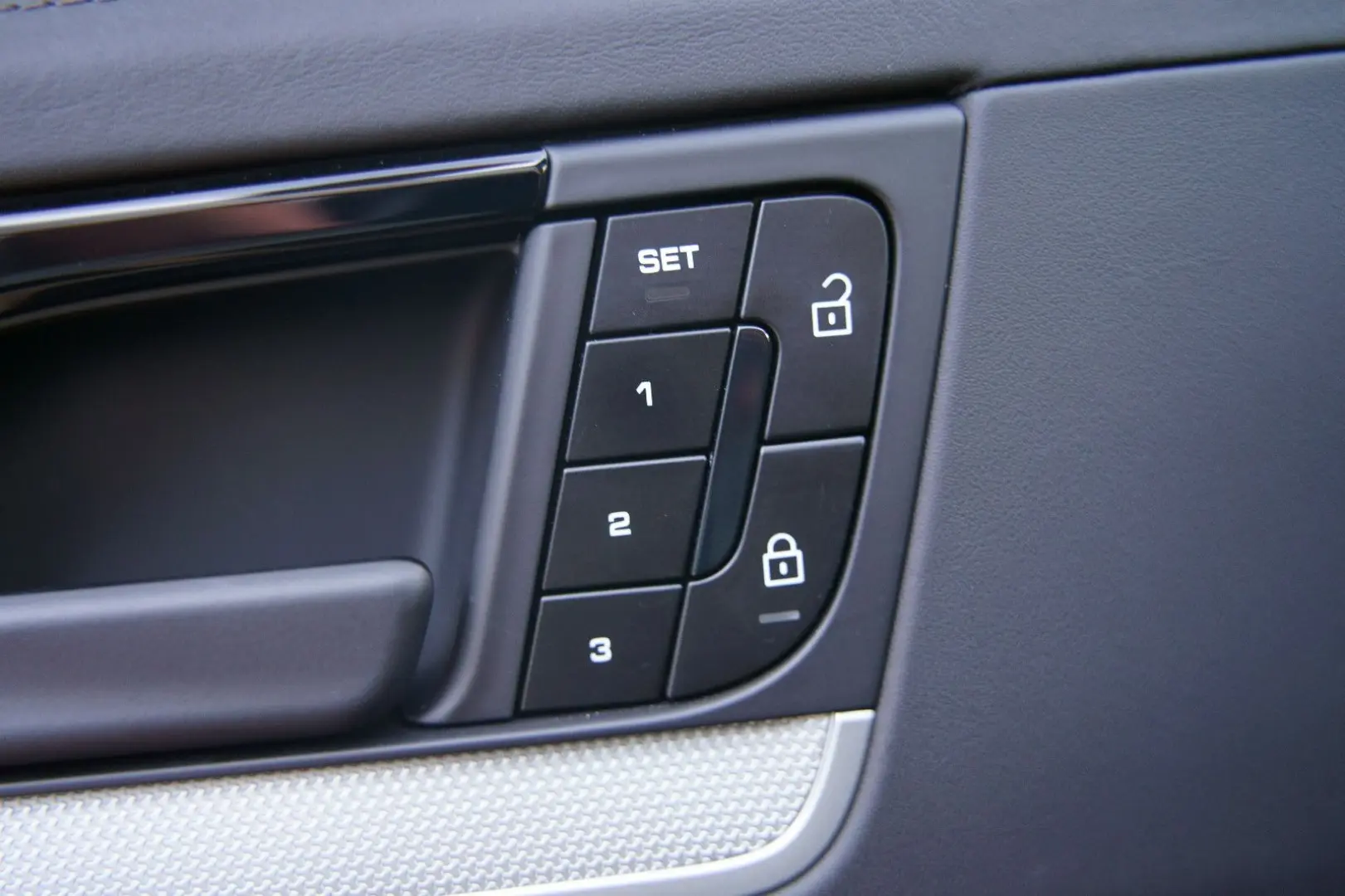 Cayenne E-Hybrid *P-DISPLAY*HLA*BOSE*INNO