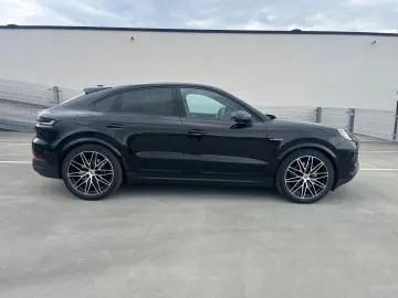 Cayenne Coupe E-Hybrid BOSE/PANO/PCM/DAB+/22