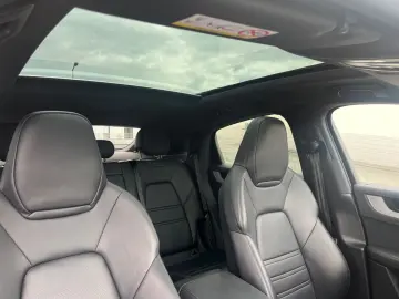 Cayenne Coupe E-Hybrid BOSE/PANO/PCM/DAB+/22