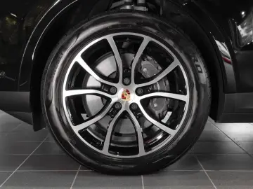 Porsche Cayenne E-Hybrid 346kW / 470hp