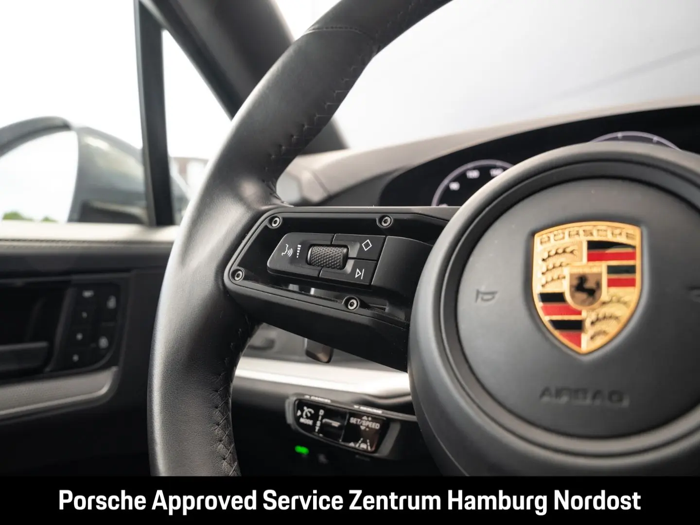 Cayenne Pano PASM Sportabgas. BOSE HD-Matrix-LED