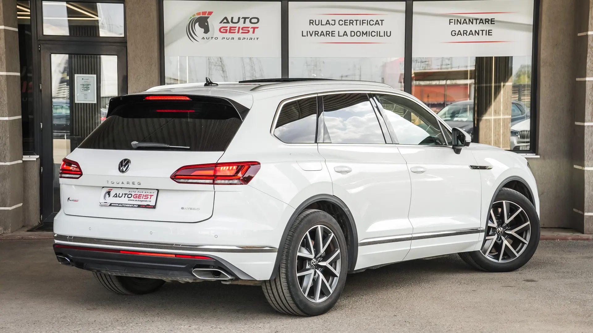 VOLKSWAGEN TOUAREG 3.0 TSI V6 PLUG-IN HIBRID