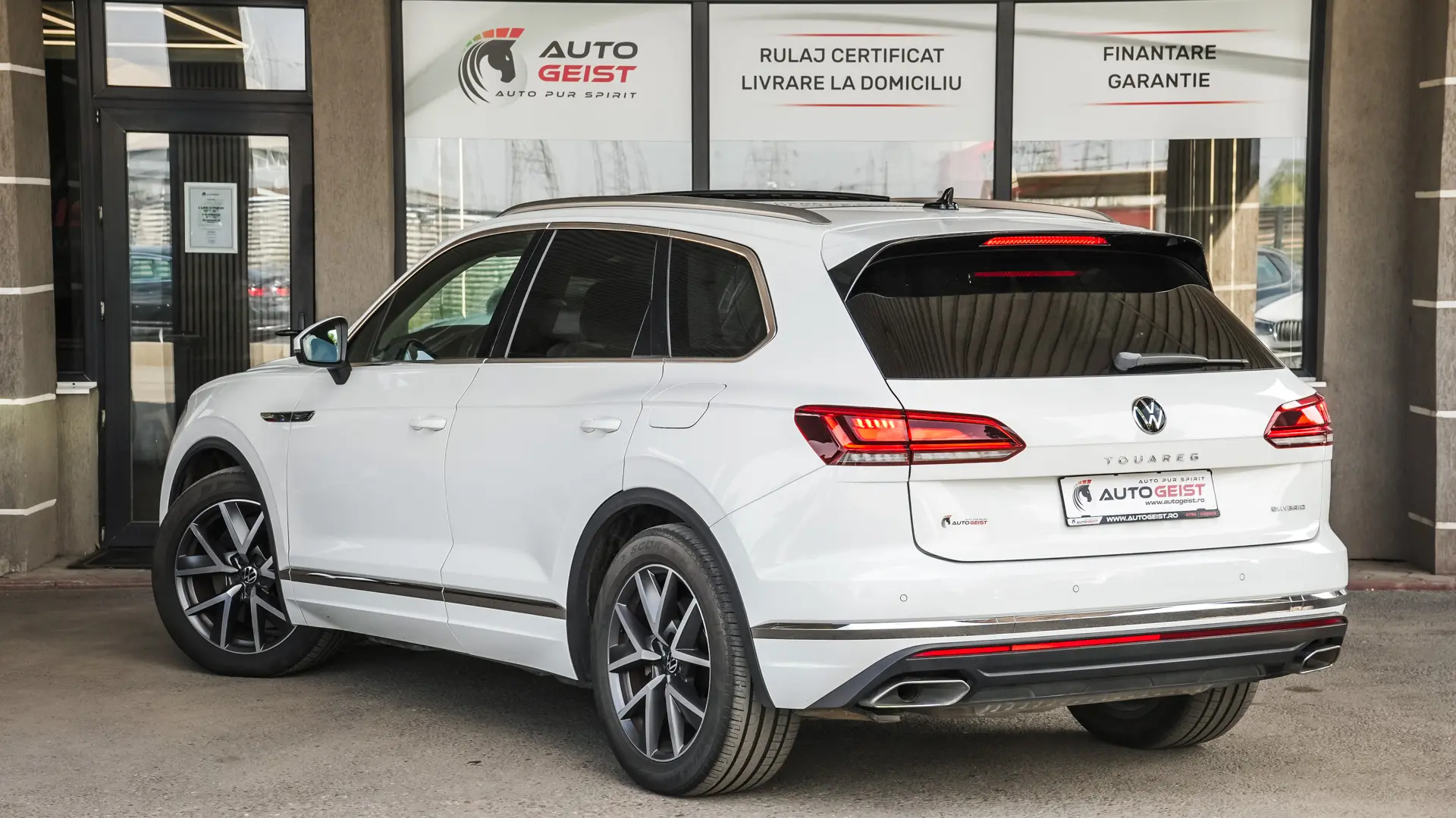 VOLKSWAGEN TOUAREG 3.0 TSI V6 PLUG-IN HIBRID