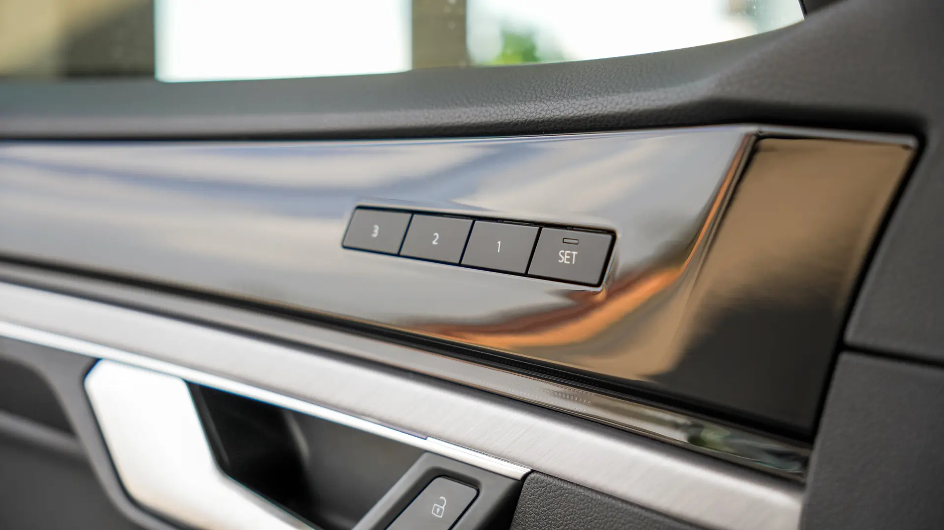 VOLKSWAGEN TOUAREG 3.0 TSI V6 PLUG-IN HIBRID