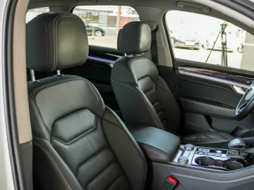 VOLKSWAGEN TOUAREG 3.0 TSI V6 PLUG-IN HIBRID