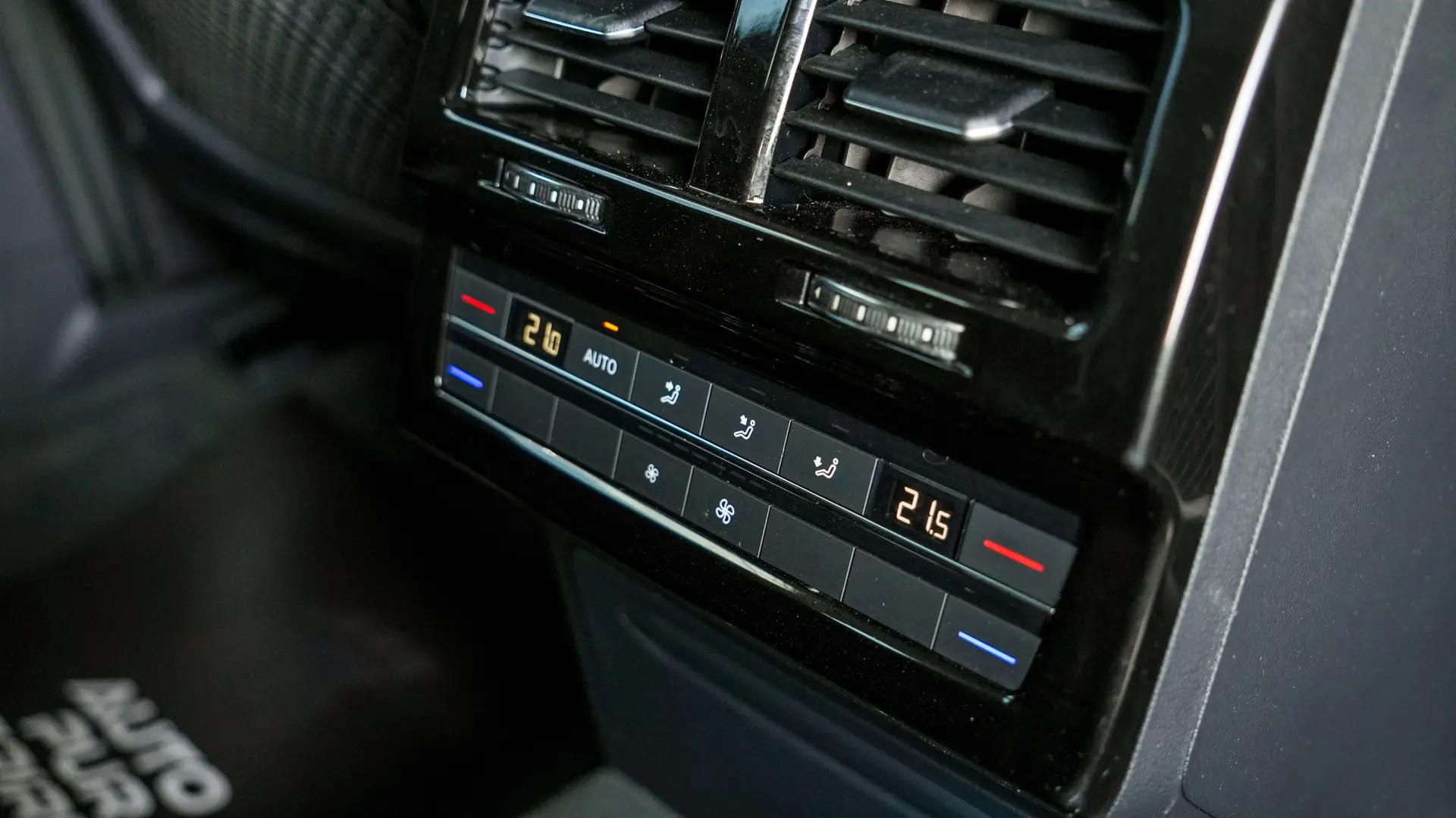 VOLKSWAGEN TOUAREG 3.0 TSI V6 PLUG-IN HIBRID