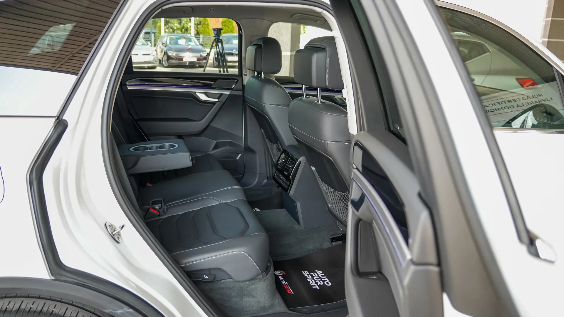 VOLKSWAGEN TOUAREG 3.0 TSI V6 PLUG-IN HIBRID