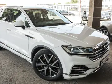 VOLKSWAGEN TOUAREG 3.0 TSI V6 PLUG-IN HIBRID