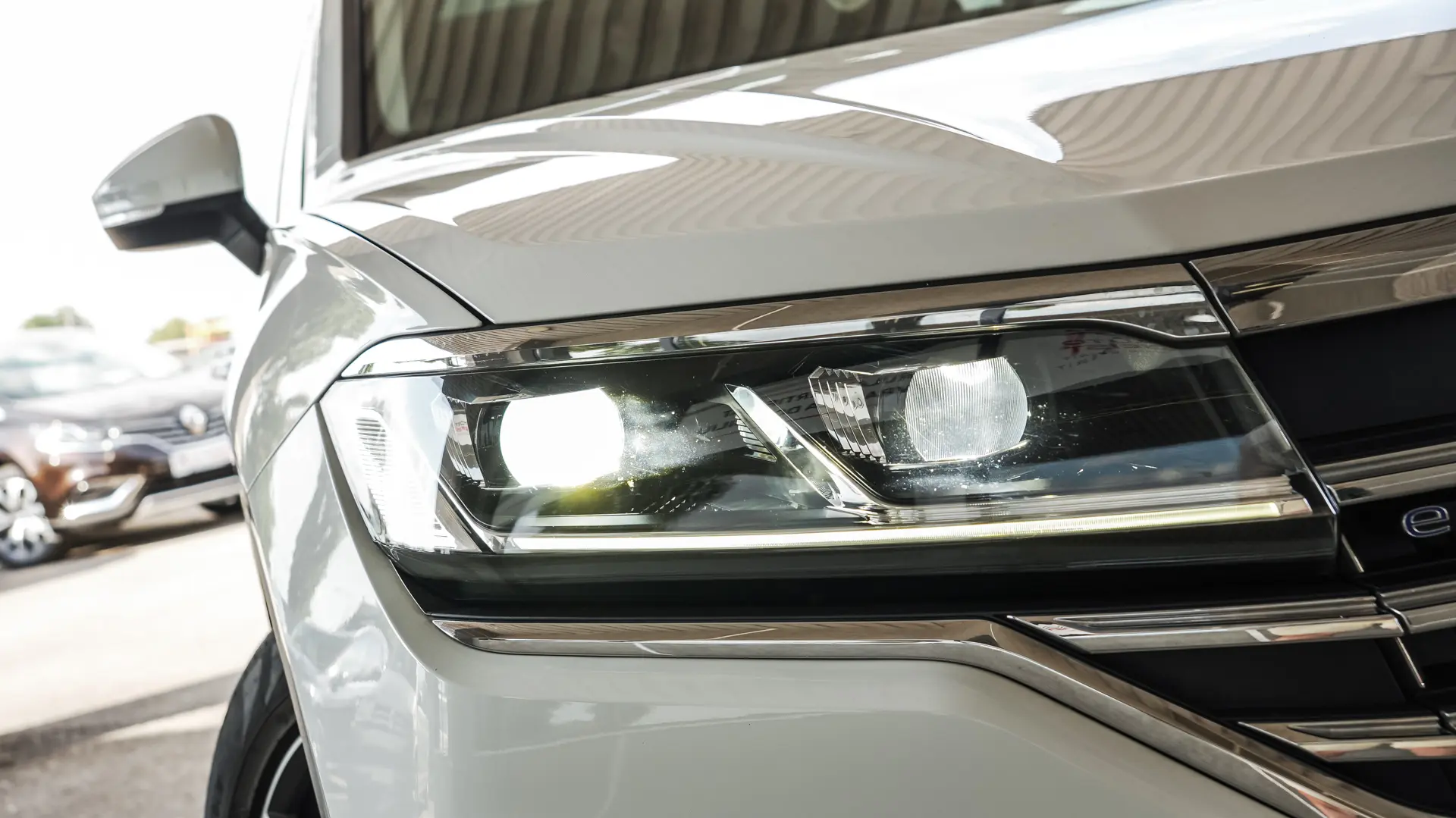 VOLKSWAGEN TOUAREG 3.0 TSI V6 PLUG-IN HIBRID