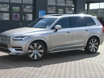 XC90 B5D AWD Ultimate Bright LED PANO STHZ B&W