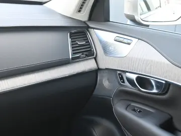 XC90 B5D AWD Ultimate Bright*LED*PANO*STHZ*B&W*