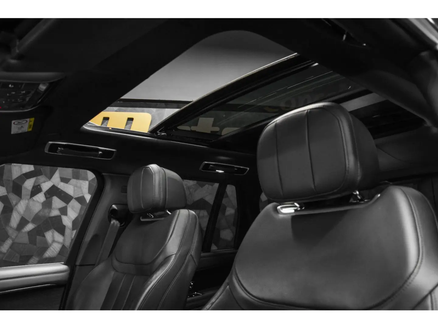 Range Rover P550e AUTOBIOGRAPHY SWB - BELGRAVIA 