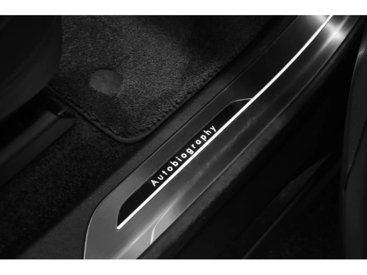 Range Rover P550e AUTOBIOGRAPHY SWB - BELGRAVIA 