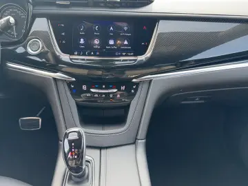 XT6 Sport 3.6 AWD 7-SITZE/AHK/BELÜFTUNG/PANO/NAV